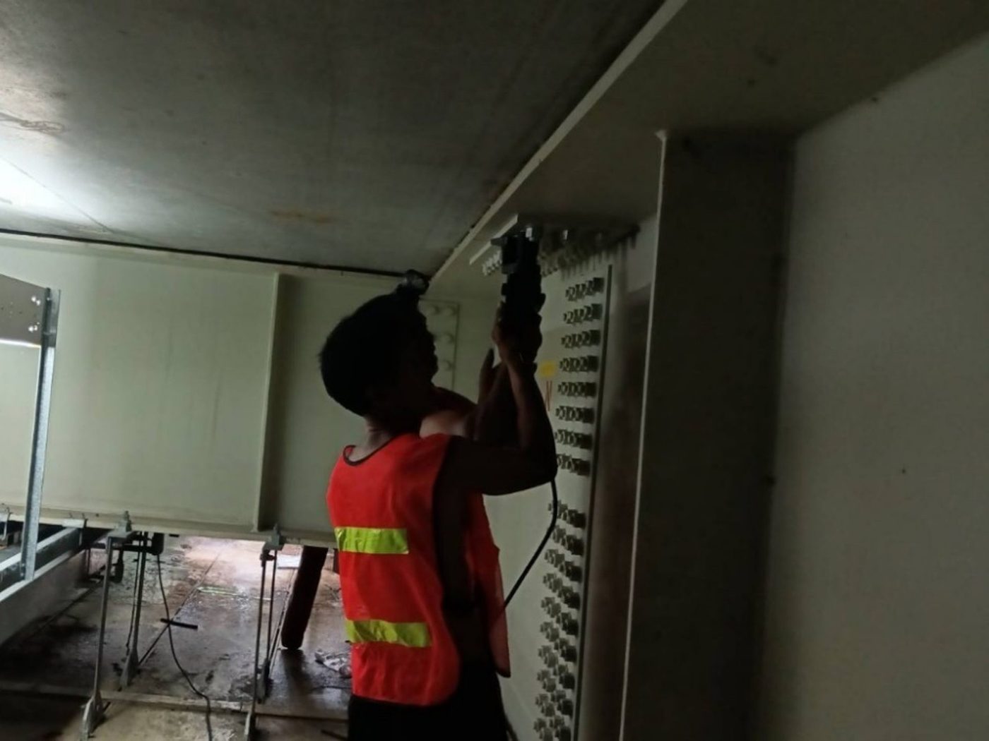 Structural assessment and bolt tightening